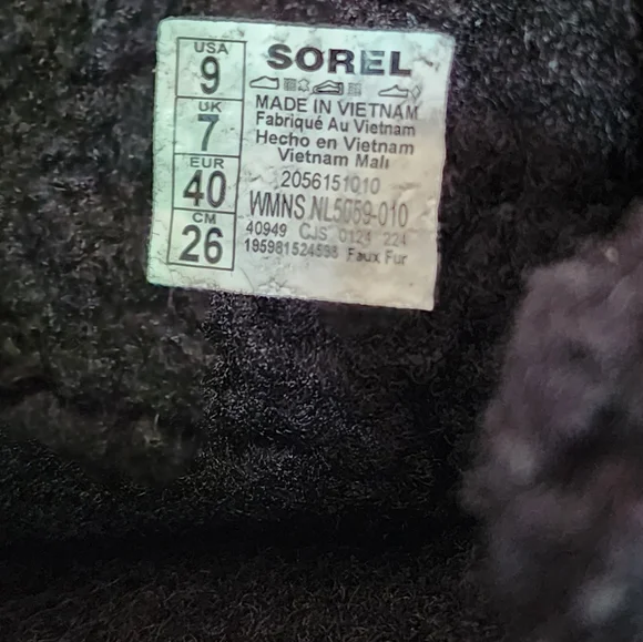 Size 9 - SOREL Viibe Black Faux Shearling Fuzzy Slip-On Shoes - Picture 8 of 14